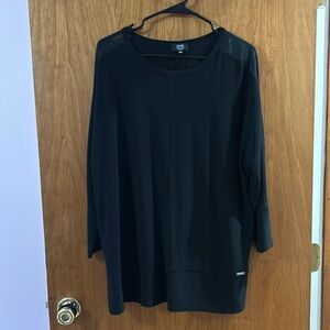 Ladies large 3/4 sleeve black top